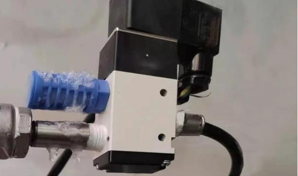 螺桿式空壓機(jī)管道