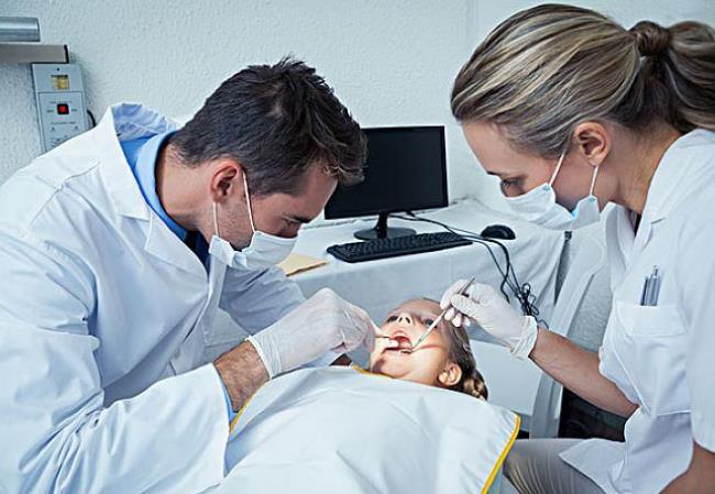 口腔門(mén)診如何選擇無(wú)油空壓機(jī)